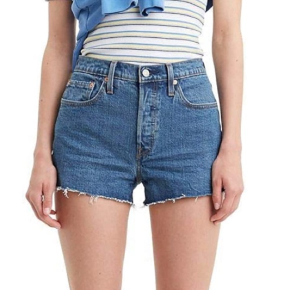 Levi’s Women’s 501 Original Shorts (Jive Stone)
